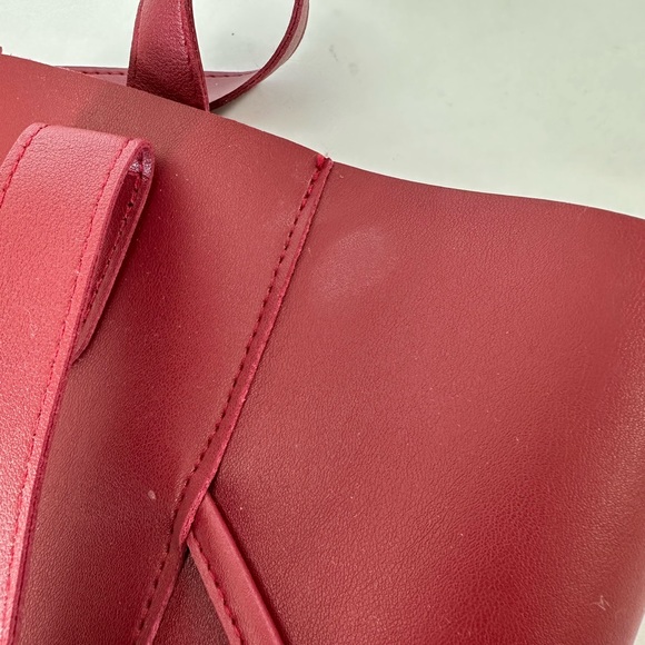 Red vegan leather shoulder Bag tote - Picture 5 of 6